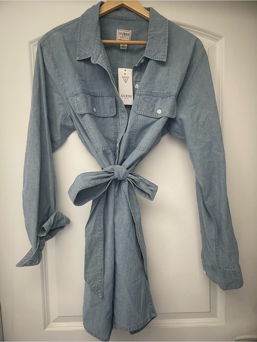 GUESS Shirt Dress. Blue denim chambray. Sz L NWT $108